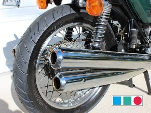 Kenda K676F RetroActive задняя, установлена на 1974 Kawasaki H2B Kenda K676F RetroActive задняя, установлена на 1974 Kawasaki H2B